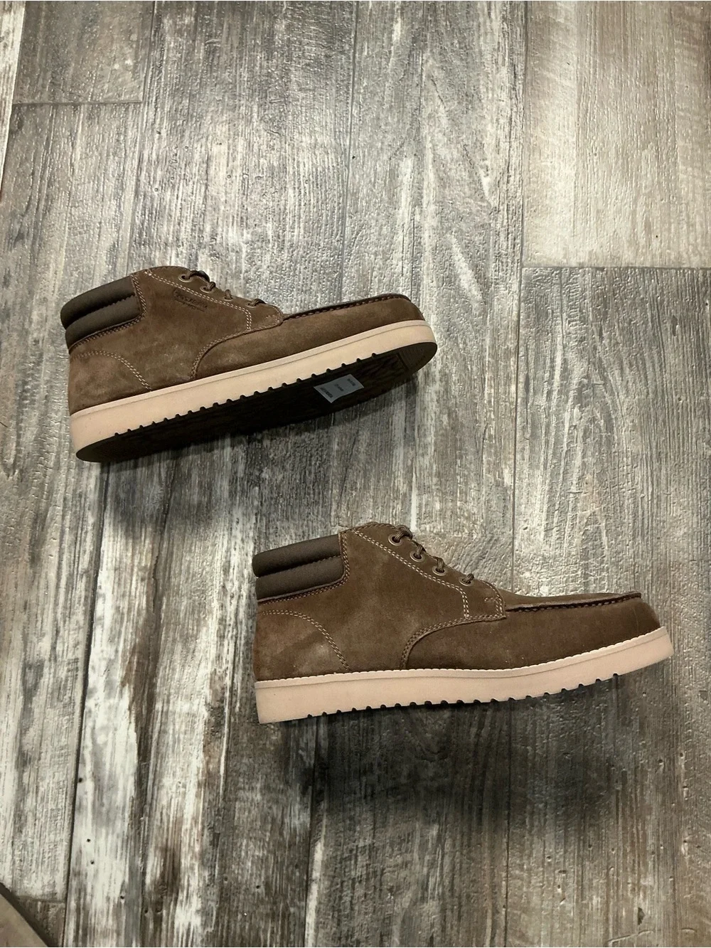 Koolaburra Men's Brown Suede Chukka with Tan Sole Size 10